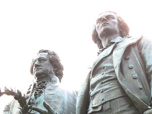 Goethe und Schiller-Denkmal in Weimar Goethe und Schiller-Denkmal in Weimar