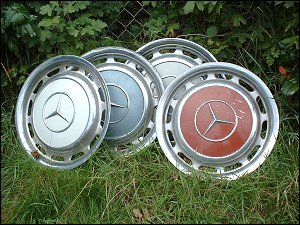 Mercedes Radkappen auf dem Flohmarkt Mercedes Radkappen auf dem Flohmarkt