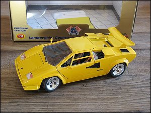 Bburago 1/18 Lamborghini Countach