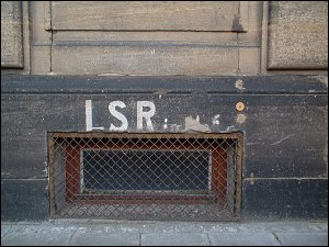 Luftschutzraum-Markierung in der Turnstraße