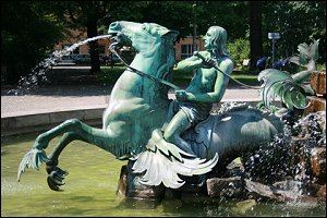Detailaufnahme des Neptunbrunnen im Nürnberger Stadtpark