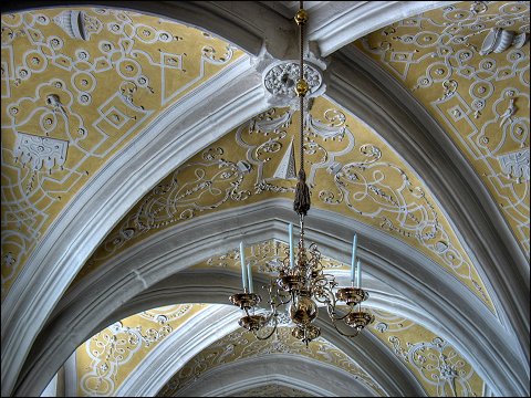 Zunftleuchter in einem Seitenschiff der Kirche St. Martin in Forchheim (Oberfr)