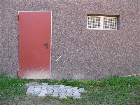 Hinterseite eines Sportheimes in Weierbach bei Idar-Oberstein