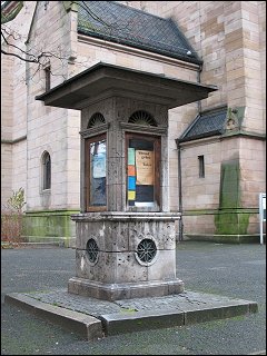 Info-Häuschen an der Paulskirche