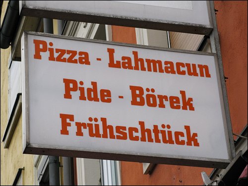 Unter diesem Schild frühschtückt inzwischen niemand mehr...