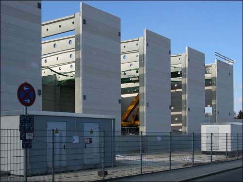 Rohbau der neuen Fabrikationshalle der Leonhard Kurz Stiftung & Co. KG