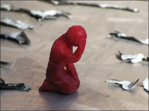 von Jenni Beyer aus Babybel-Wachs geformte Figur