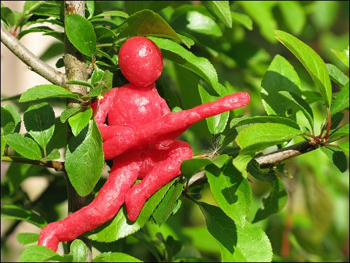 von Jenni Beyer aus Babybel-Wachs geformte Figur