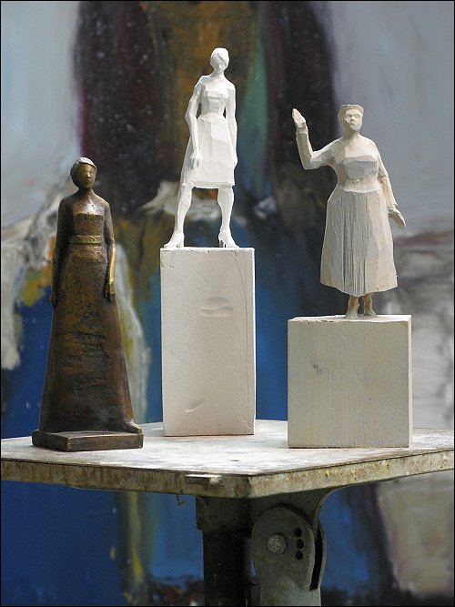 Drei Statuetten