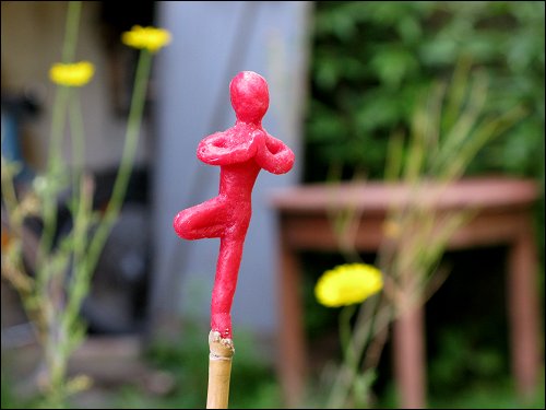 von Jenni Beyer aus Babybel-Wachs geformte Figur