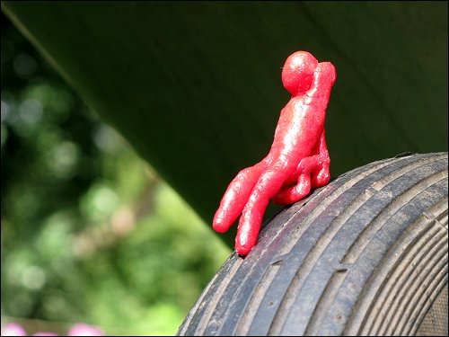 von Jenni Beyer aus Babybel-Wachs geformte Figur