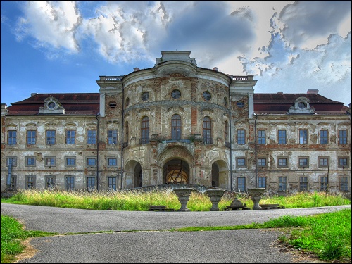 verfallendes Schloß in Týnec südwestlich von Klatovy