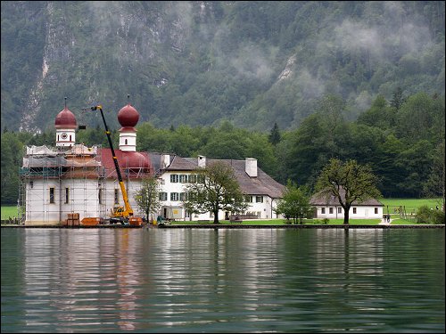 in der Anfahrt auf St. Bartholomä