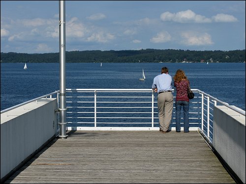 Blick vom Museum Buchheim hinaus auf den Starnberger See