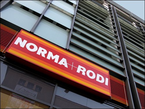 NORMA-Filiale samt Parkhaus in der Mathildenstraße