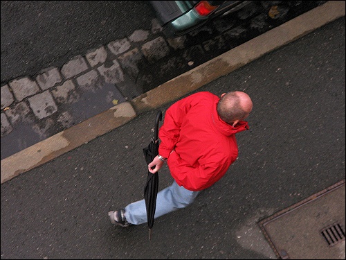 passierender Passant von oben