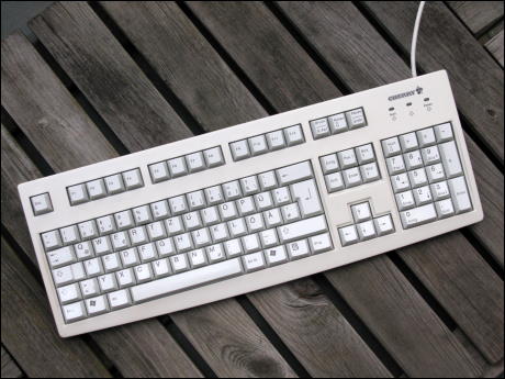 Die gleiche Tastatur nach händischer Einzeltastenreinigung