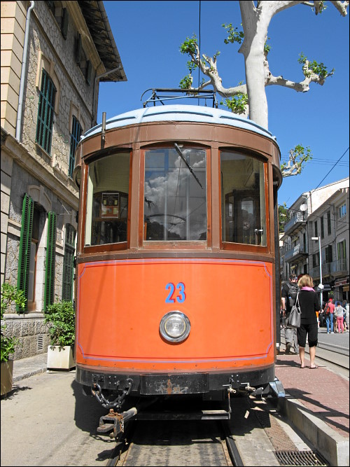 abfahrbereite Trambahngarnitur