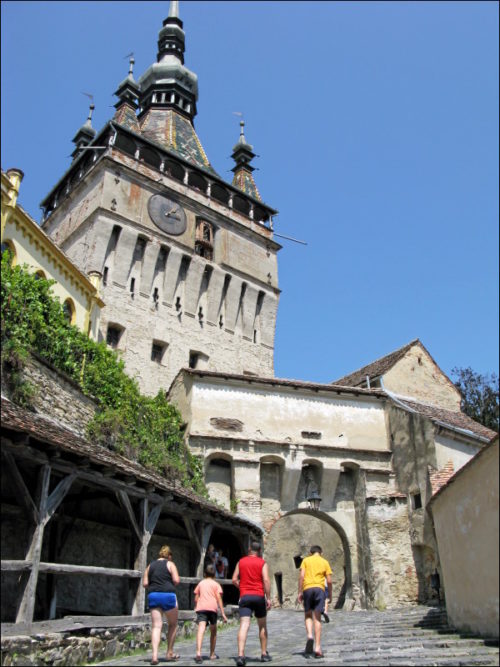 Stundturm mit vorgelagerter Torburg in Sighișoara (Schäßburg)