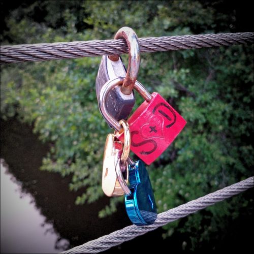 Liebesschlösser am Röllingersteg über die Pegnitz