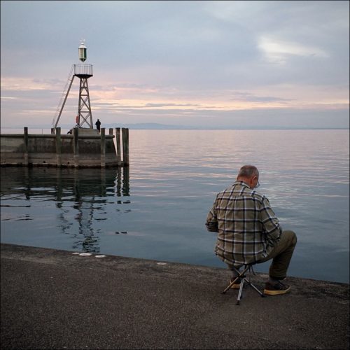 In virtuelle Gewässer abgetauchter Angler am Bodensee